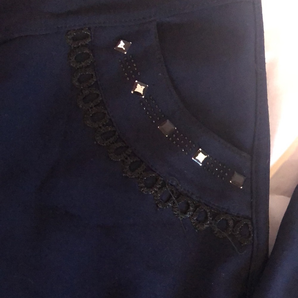 Navy capris - Picture 2 of 6